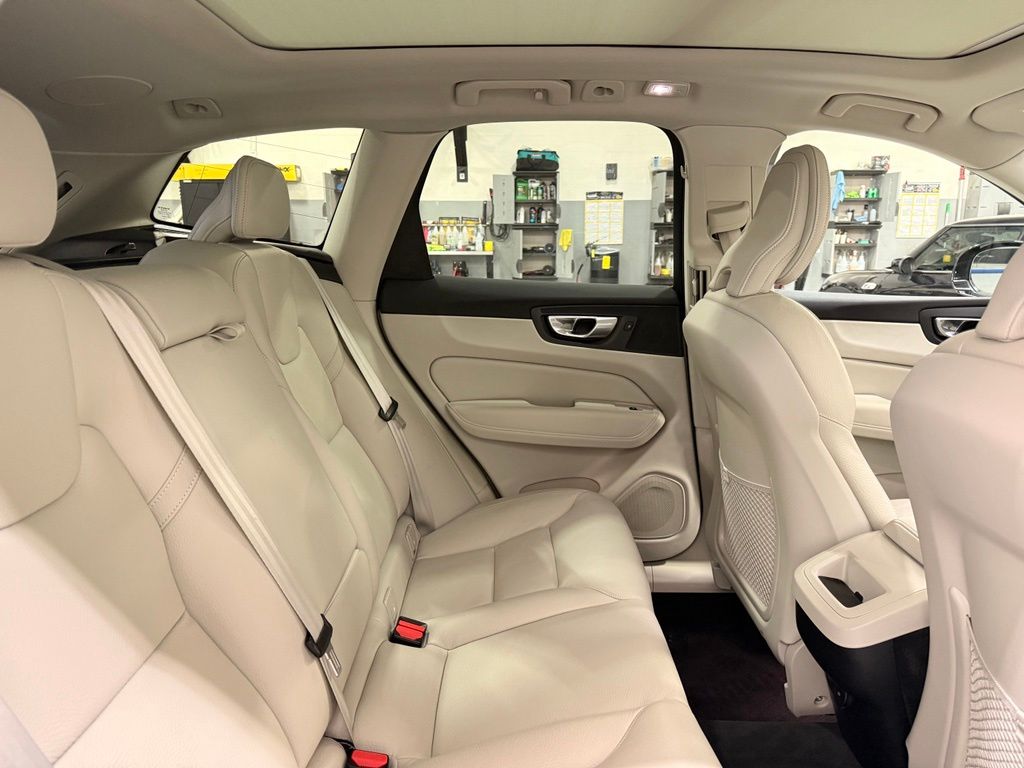 Thumbnail: 2023 Volvo XC60 - 26
