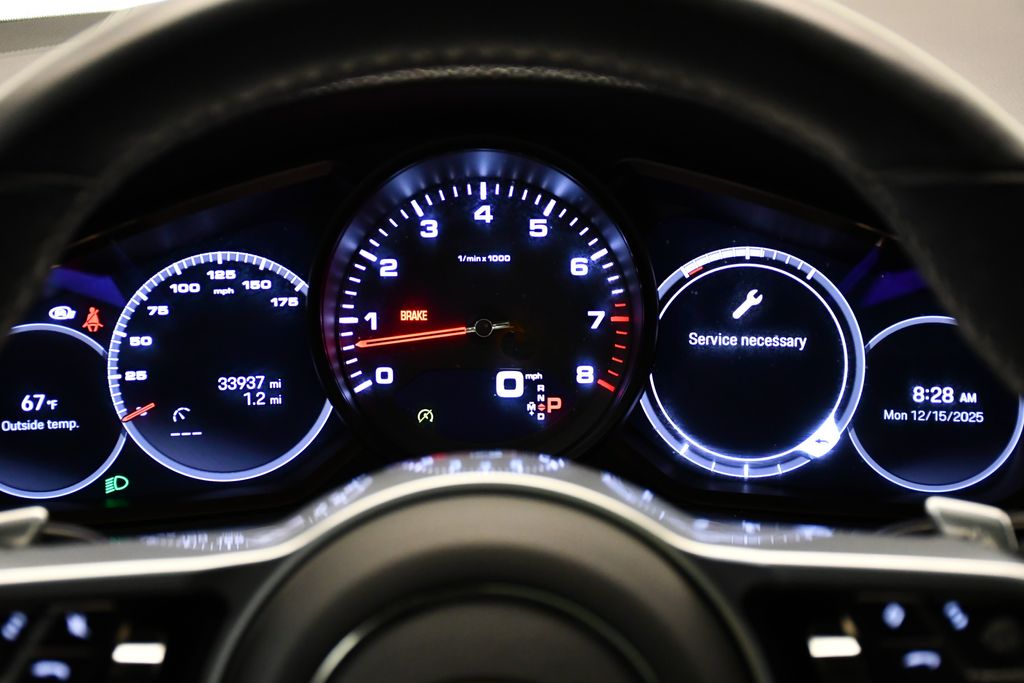 Thumbnail: 2022 Porsche Cayenne - 29