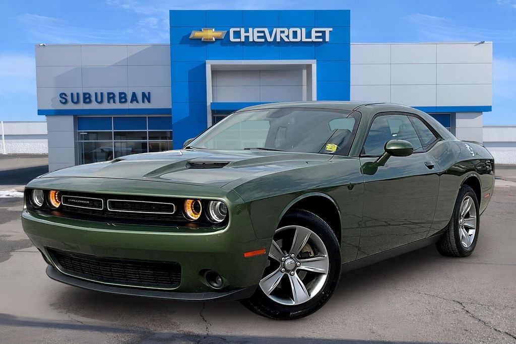 2021 Dodge Challenger SXT RWD