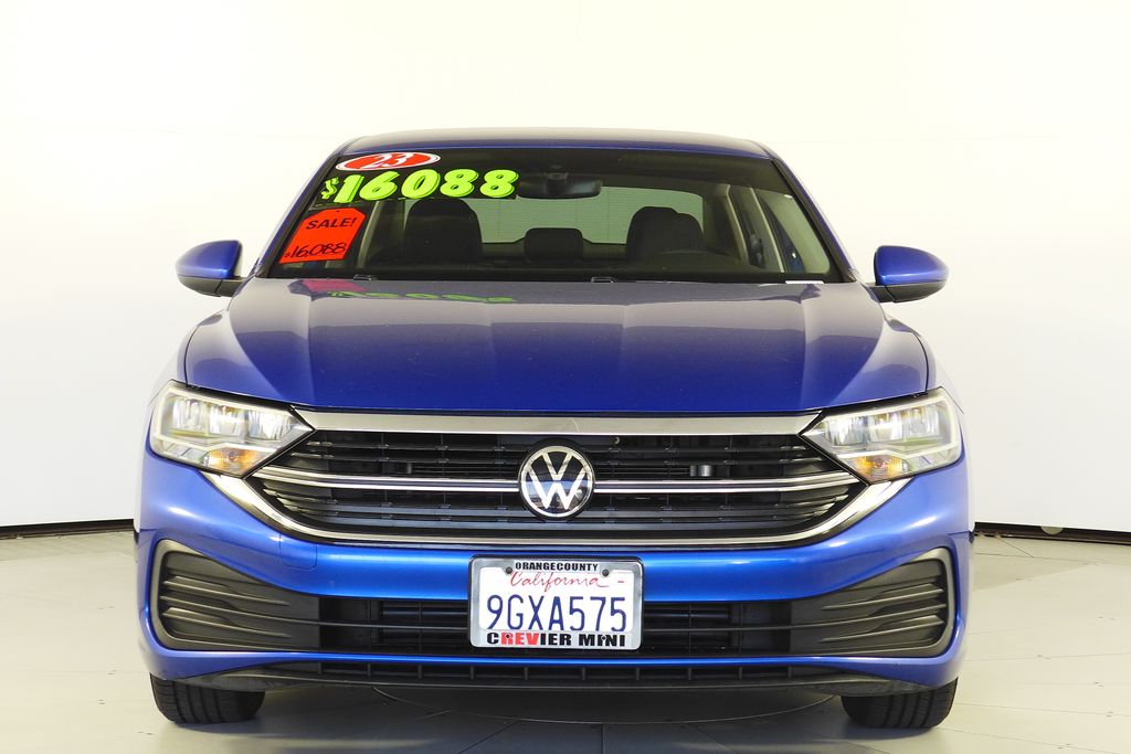 Thumbnail: 2023 Volkswagen Jetta - 3