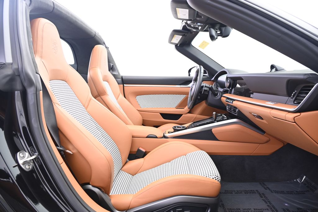 Thumbnail: 2024 Porsche 911 - 22