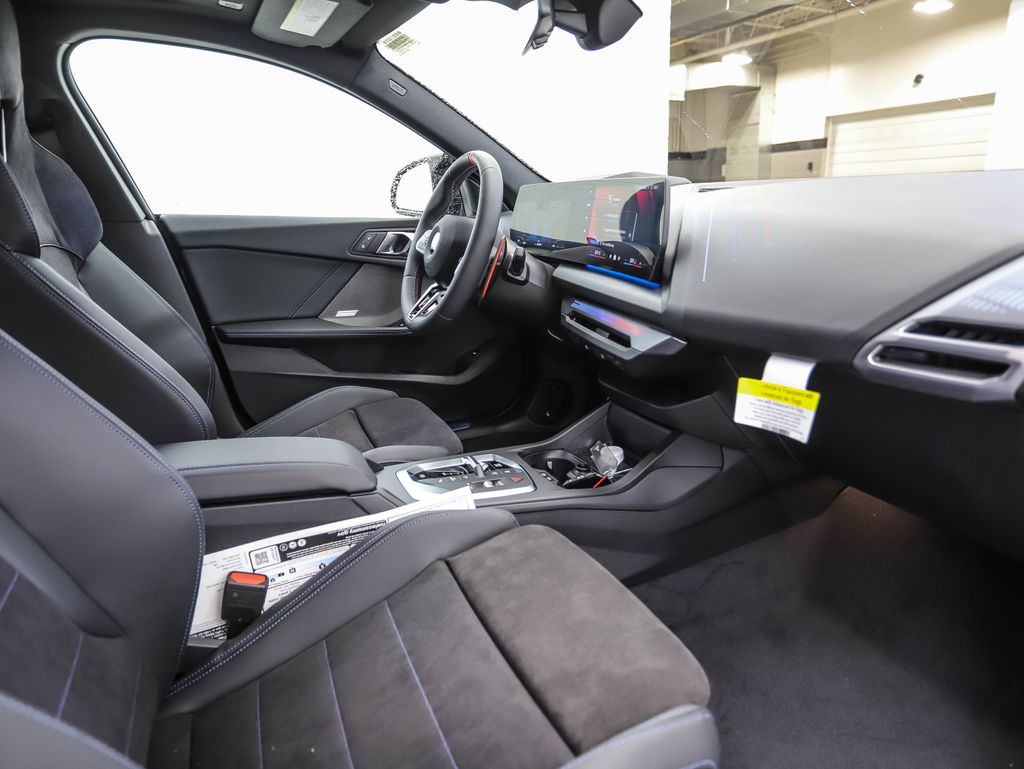 Thumbnail: 2025 BMW 2 Series - 29