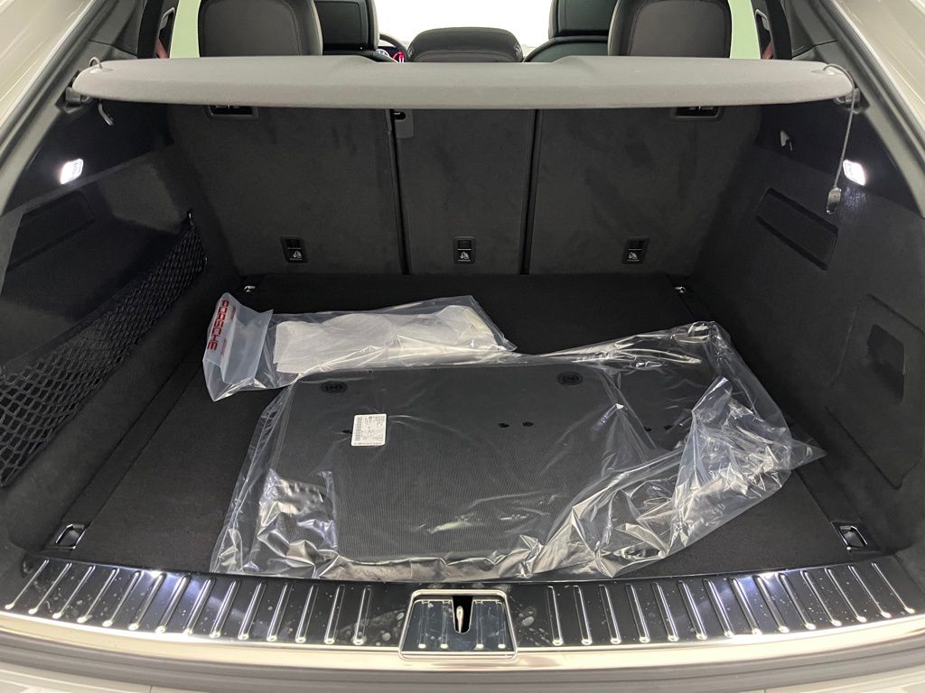 Thumbnail: 2026 Porsche  - 26