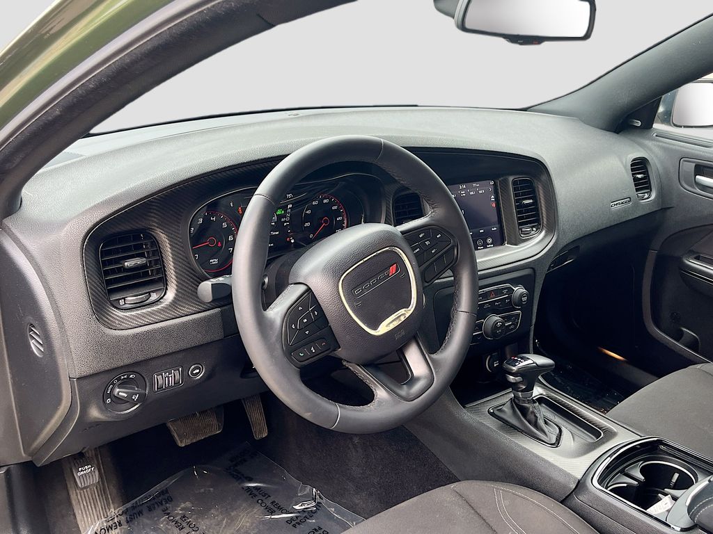 Used 2023 Green Dodge SXT image 9