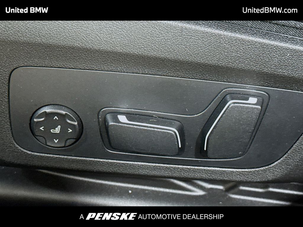 Thumbnail: 2025 BMW 3 Series - 4