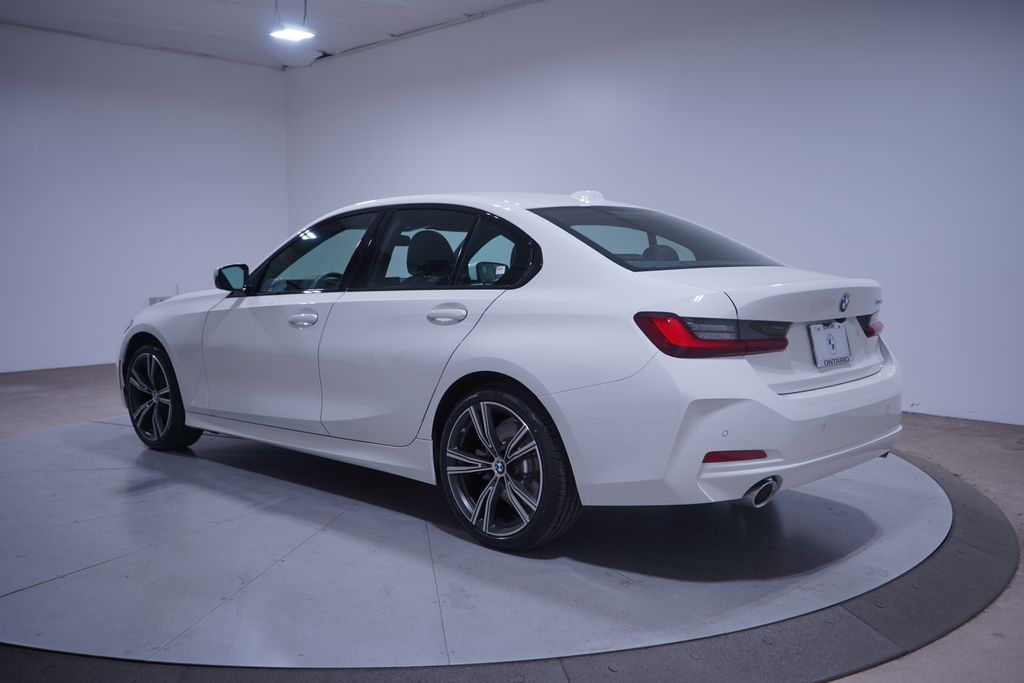 Thumbnail: 2023 BMW 3 Series - 3