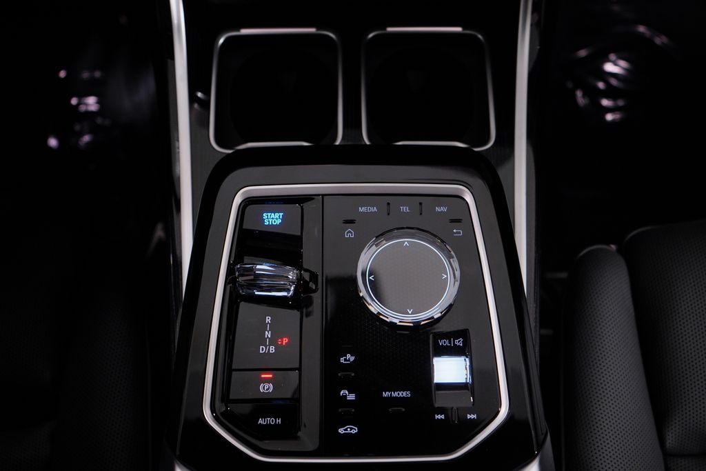 Thumbnail: 2026 BMW i7 - 13