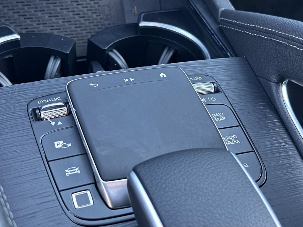 Thumbnail: 2026 Mercedes-Benz GLE - 25