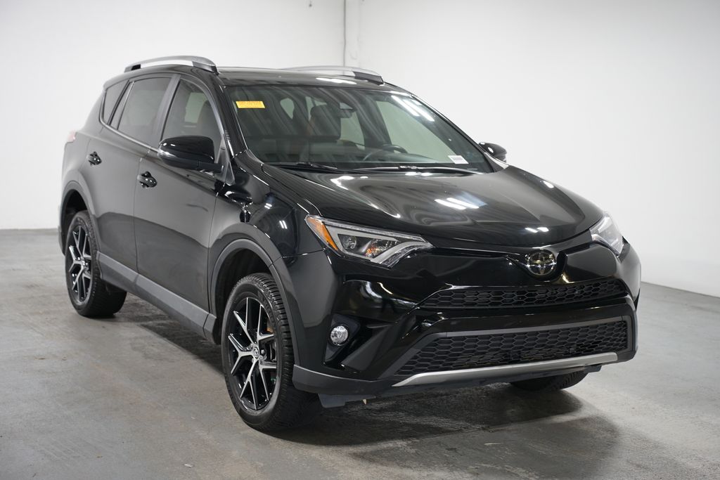 Thumbnail: 2017 Toyota RAV4 - 3