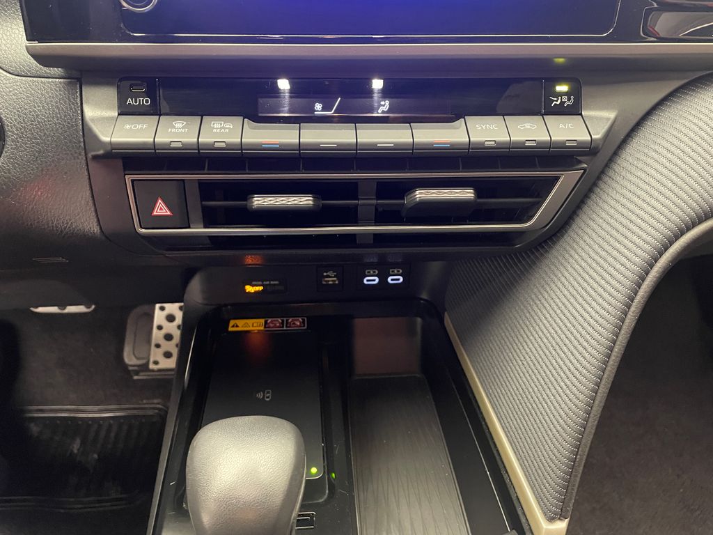 Thumbnail: 2025 Toyota Camry - 27