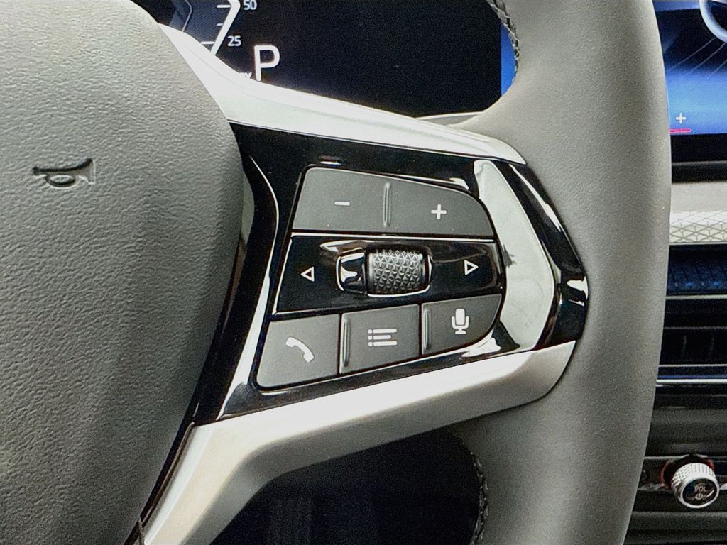 Thumbnail: 2026 BMW i4 - 12