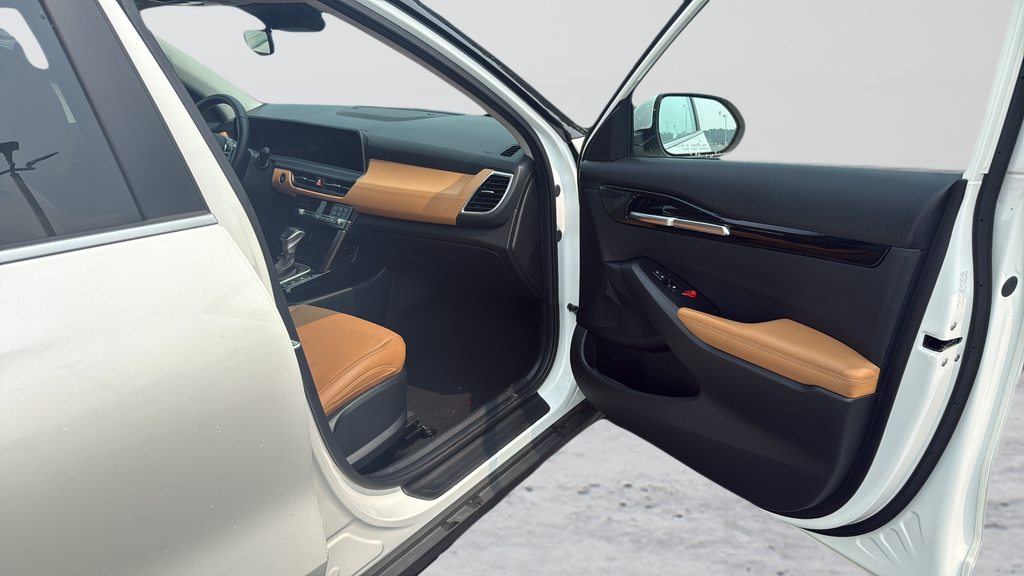 Used 2025 Kia Seltos SUV