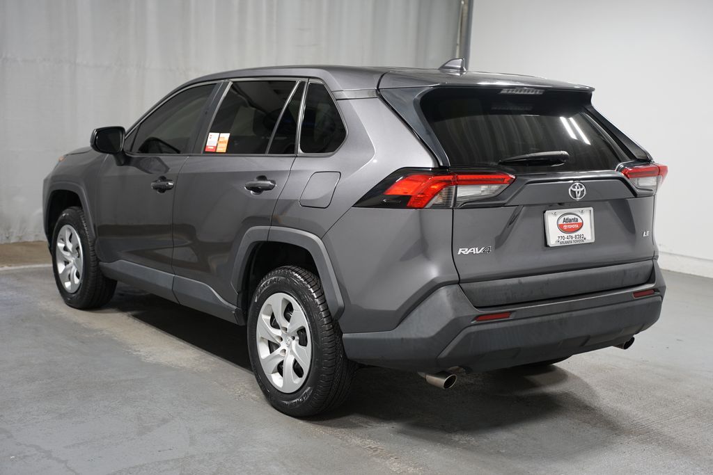 2022 Toyota RAV4 LE 6