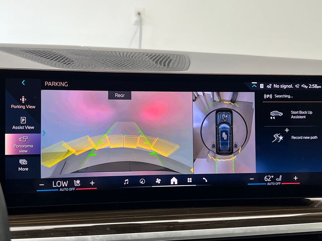 Thumbnail: 2024 BMW X7 - 16