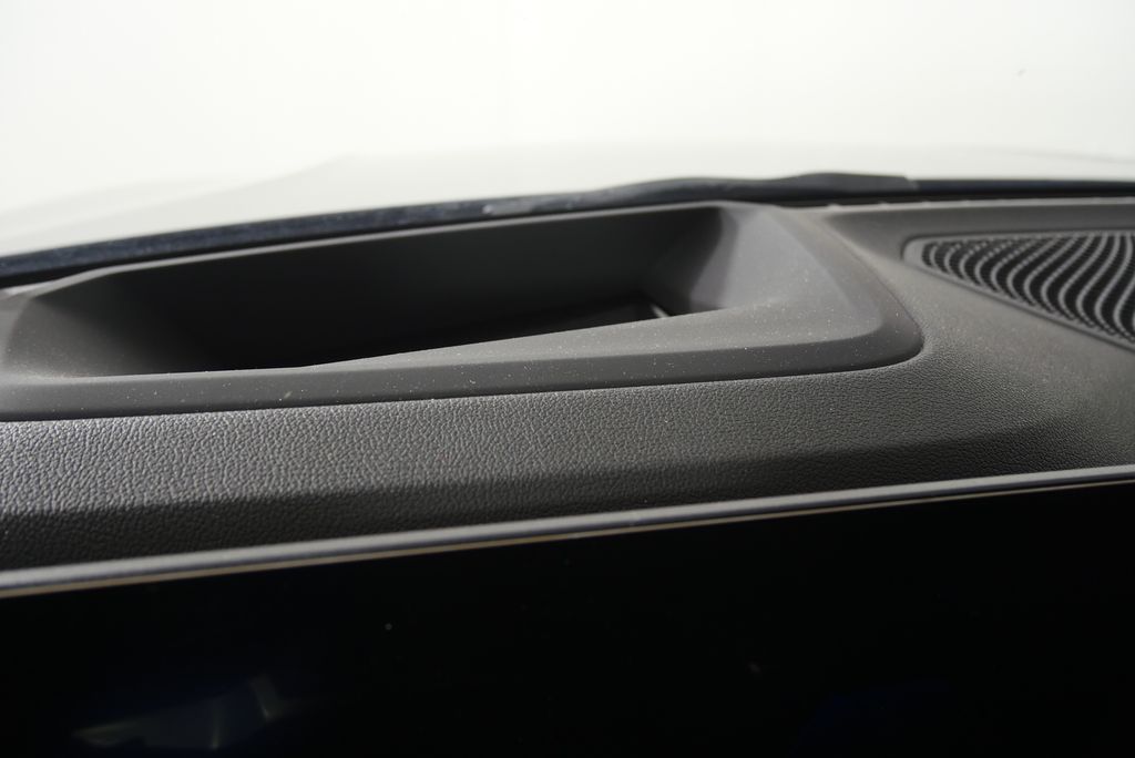 Thumbnail: 2025 BMW 3 Series - 24