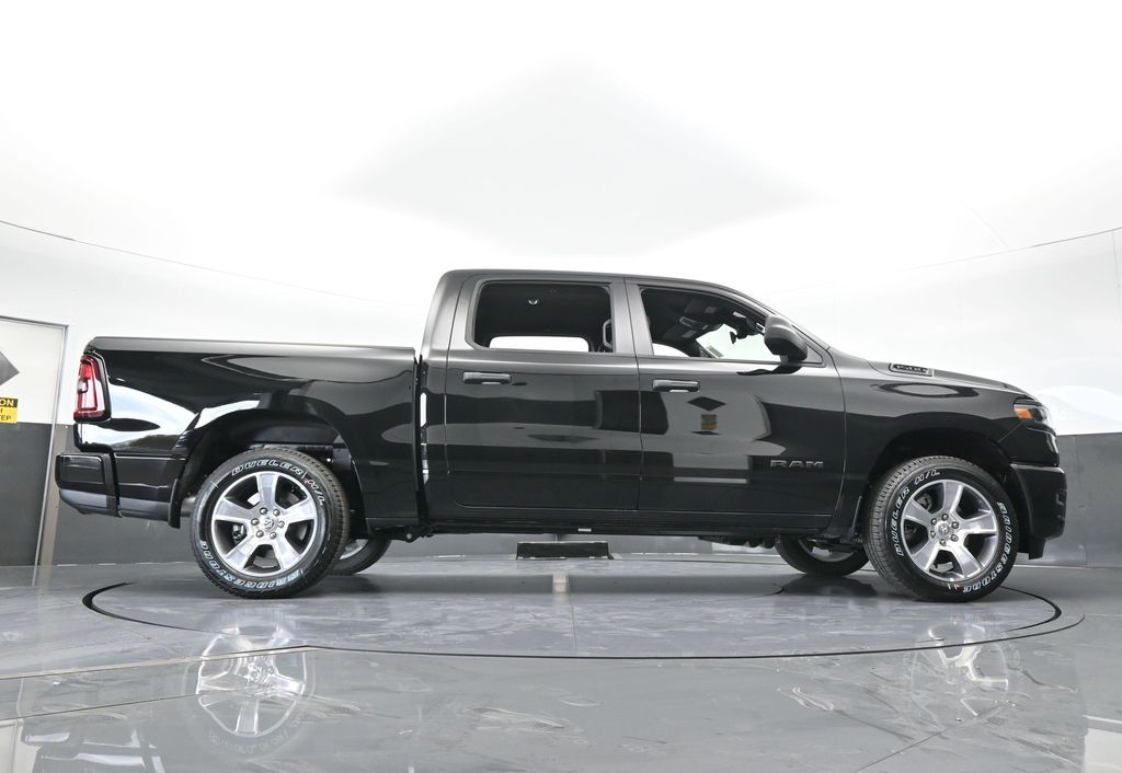 New 2026 Diamond Black Crystal Pearlcoat Ram Express image 55