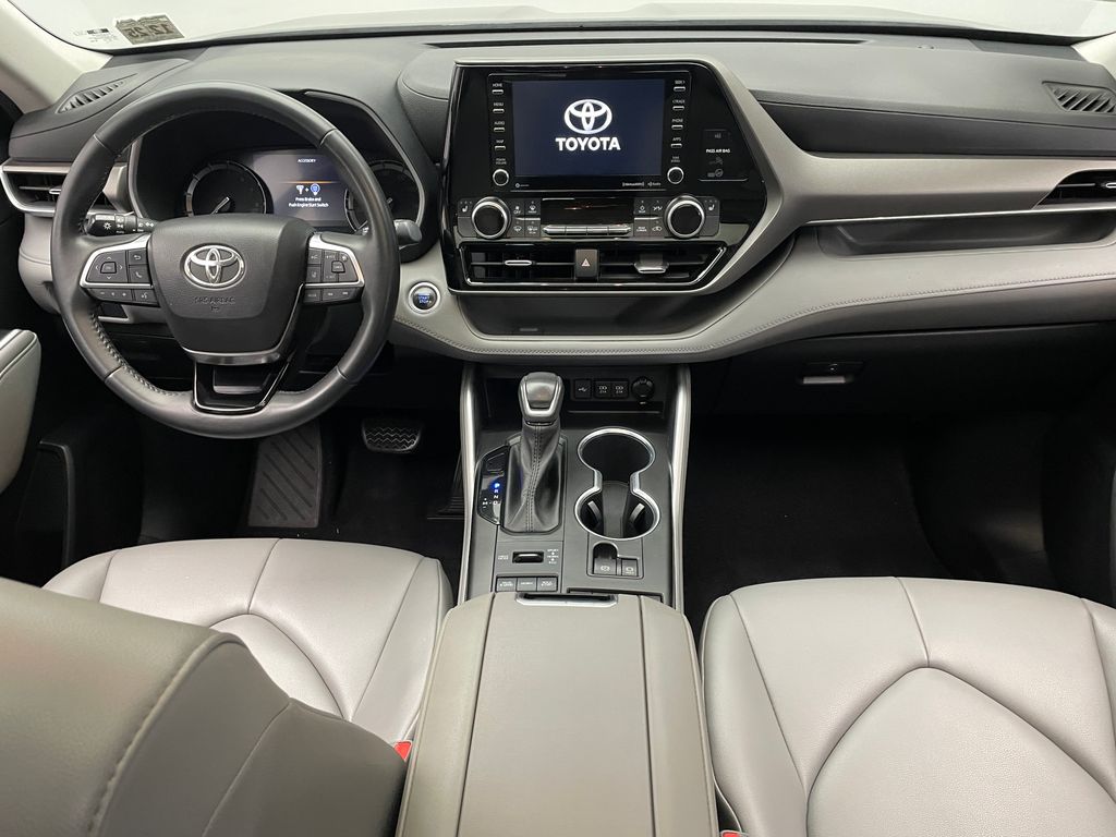 Thumbnail: 2021 Toyota Highlander - 19