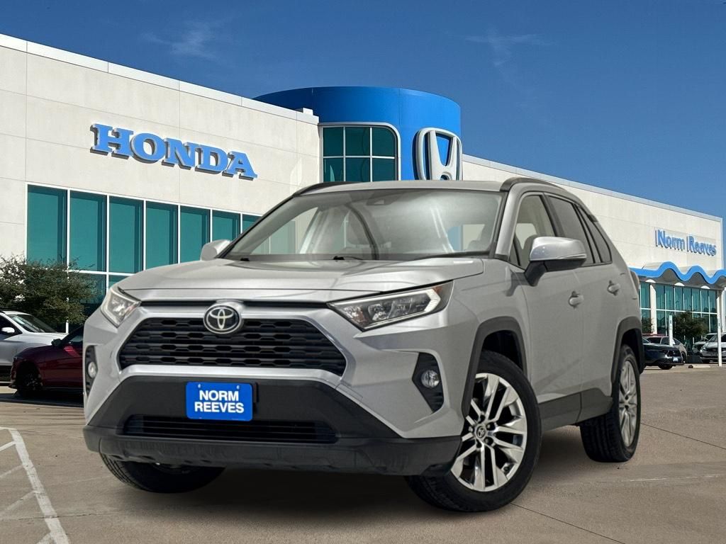 Silver Sky Metallic 2019 Toyota RAV4 XLE Premium FWD SUV / Crossover Front-Wheel Drive 8-Speed Automatic