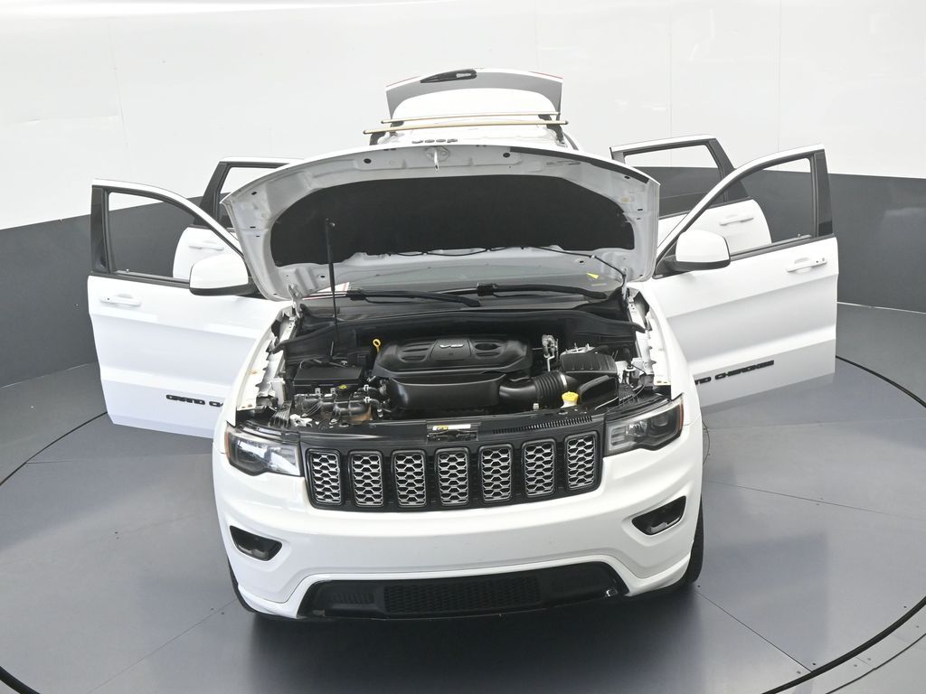 Used 2018 Bright White Clearcoat Jeep Altitude image 66