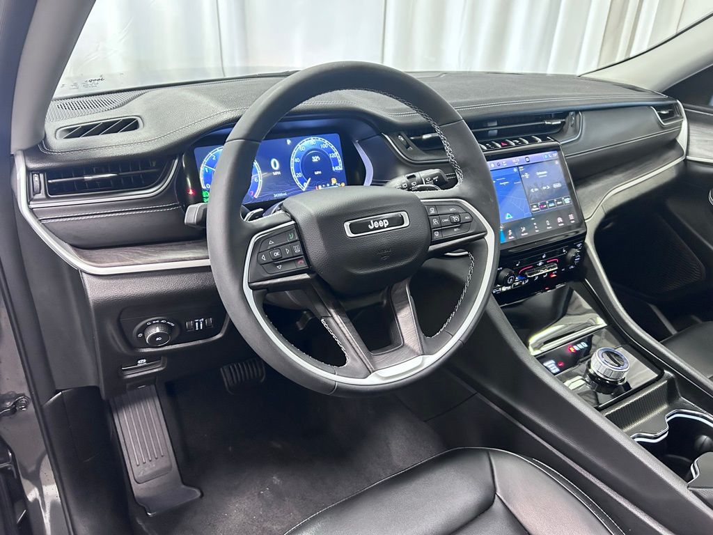 used 2023 Jeep Grand Cherokee car, priced at $32,288