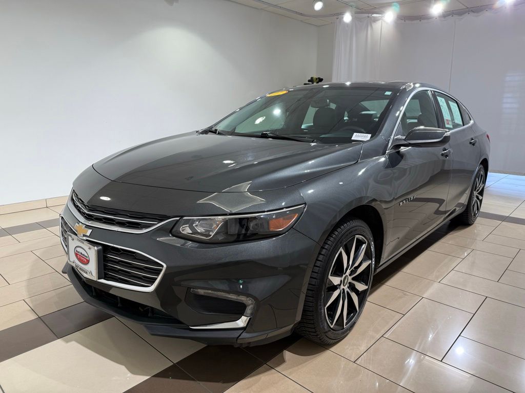 Thumbnail: 2017 Chevrolet Malibu - 3