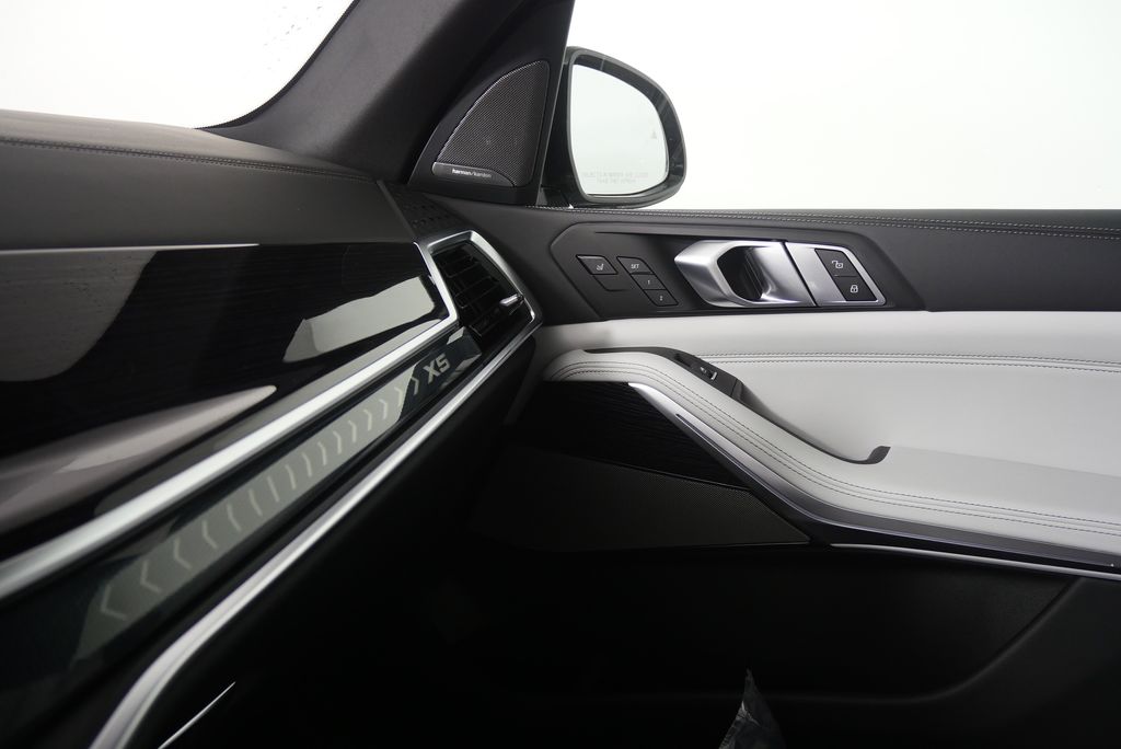 Thumbnail: 2026 BMW X5 - 25