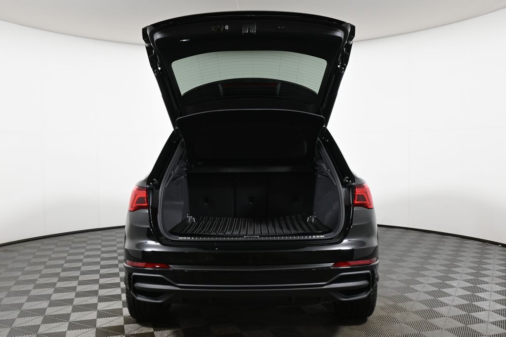 Thumbnail: 2025 Audi Q3 - 29