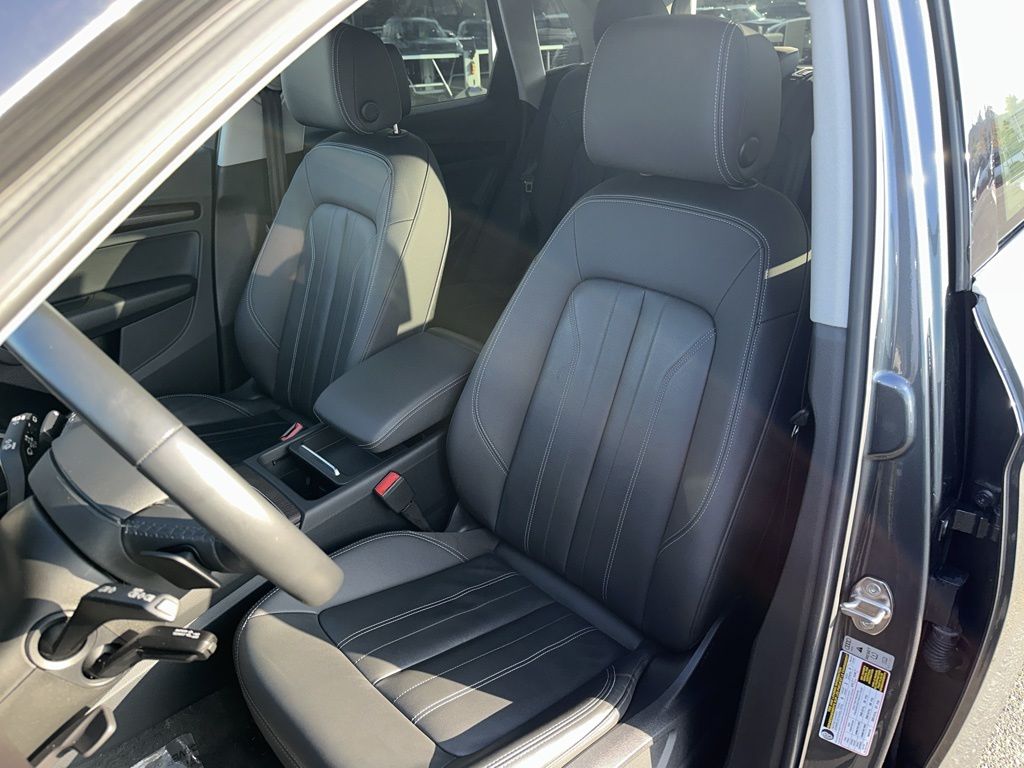 Thumbnail: 2022 Audi Q5 - 10