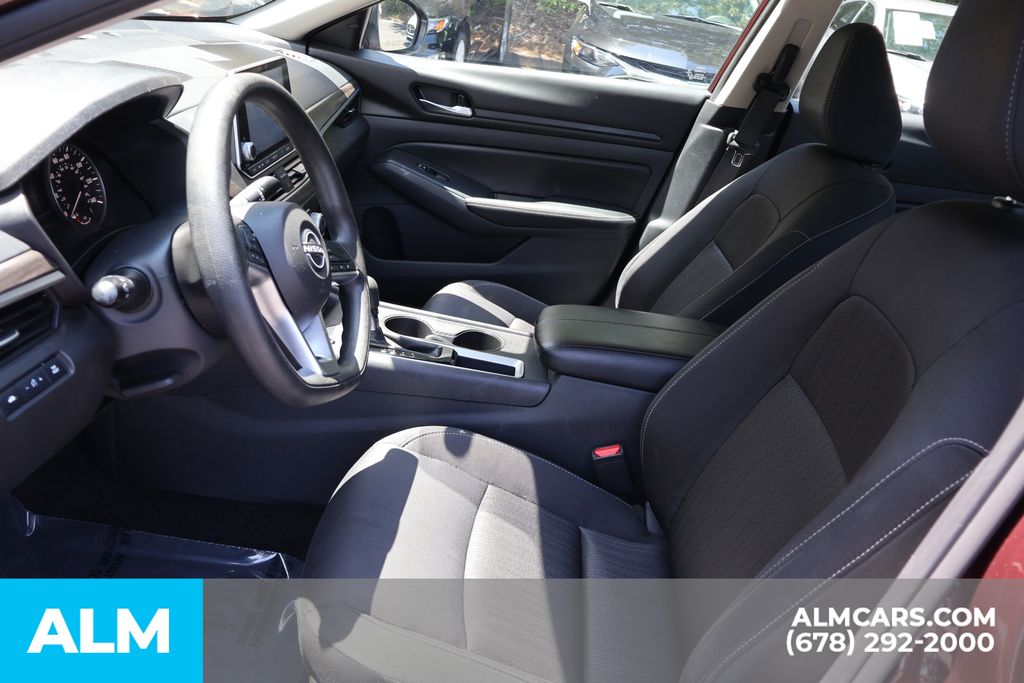 Used 2025 Red Nissan 2.5 SV image 10