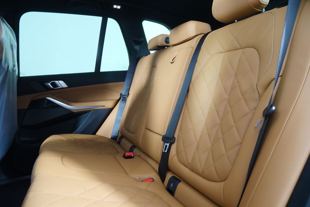 Thumbnail: 2026 BMW X5 - 16