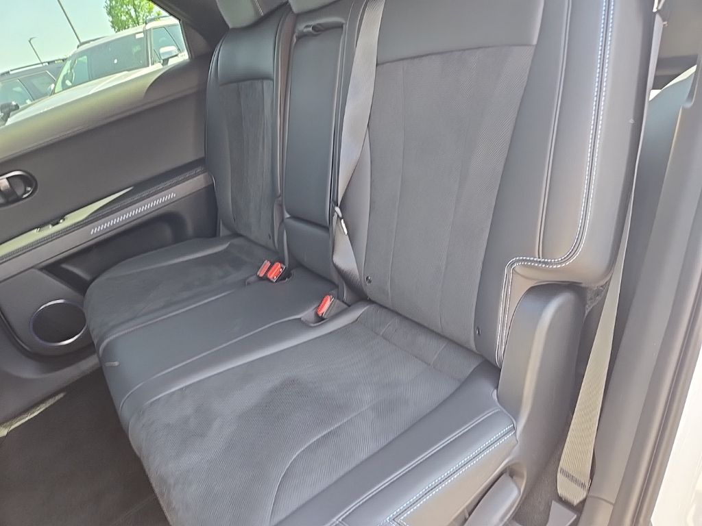 2025 Hyundai Ioniq 5 SE 27
