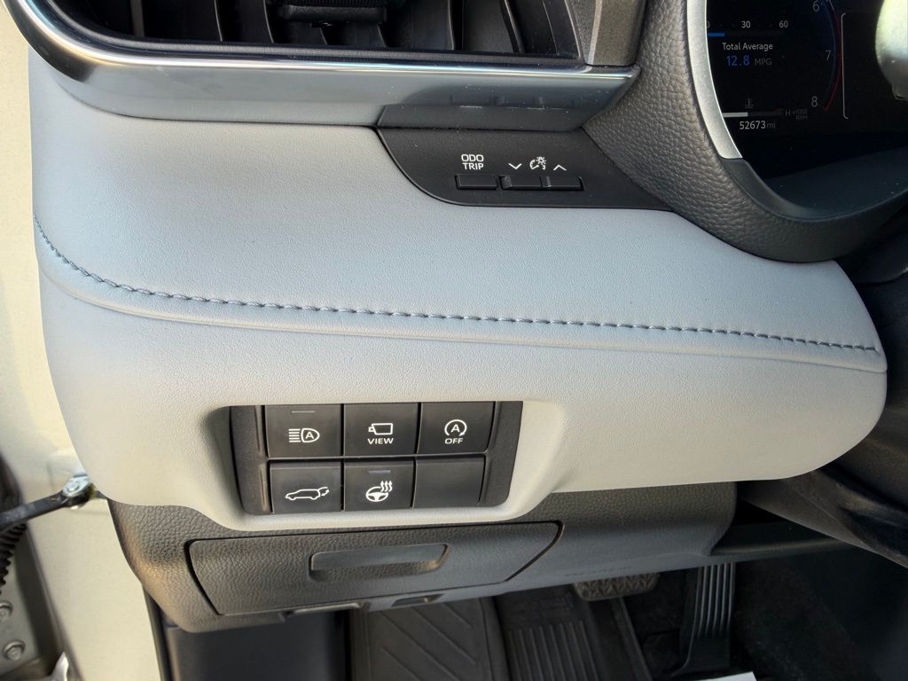 used 2023 Toyota Highlander car, priced at $37,903