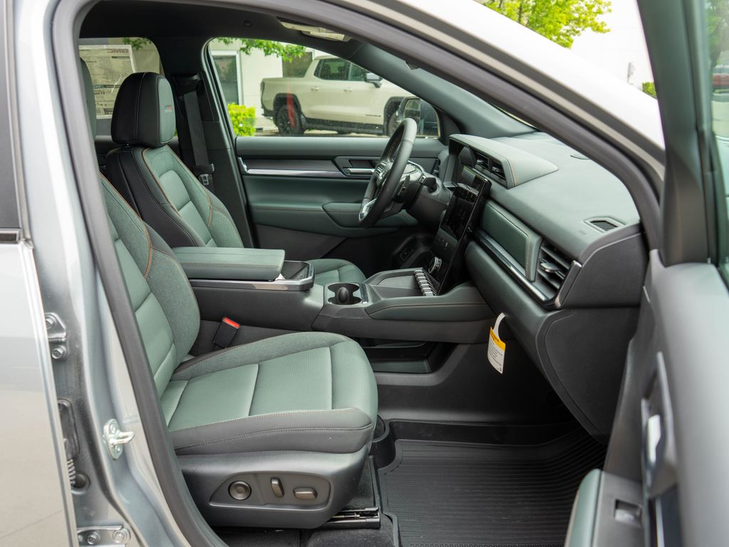 2026 GMC Terrain AT4 - Photo 10