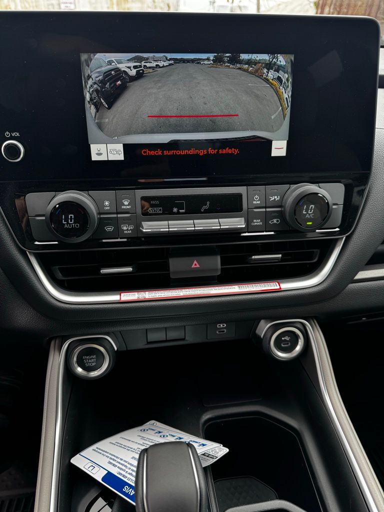 2025 Toyota Grand Highlander LE AWD photo 28