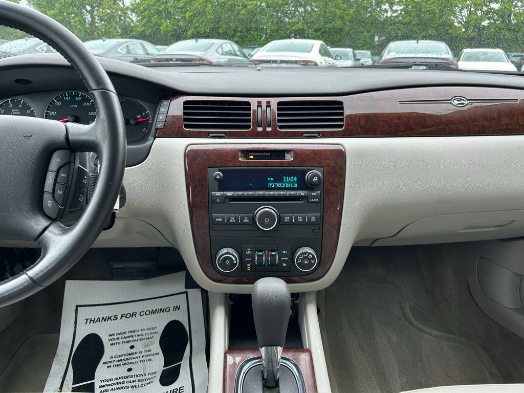 2011 Chevrolet Impala LTZ 13