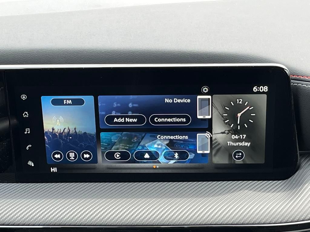 2025 Nissan Kicks SR photo