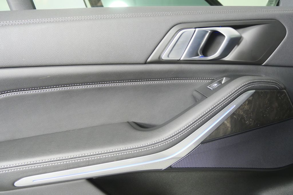 Thumbnail: 2023 BMW X5 - 13