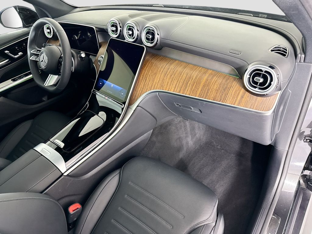 Thumbnail: 2025 Mercedes-Benz GLC - 18