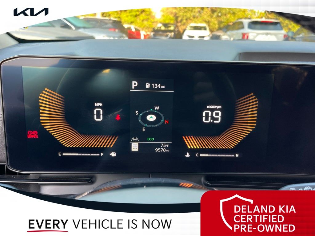 Used 2025 Kia Carnival Van