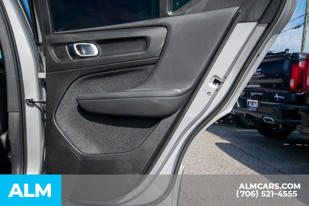 2023 Volvo XC40 Plus photo 36