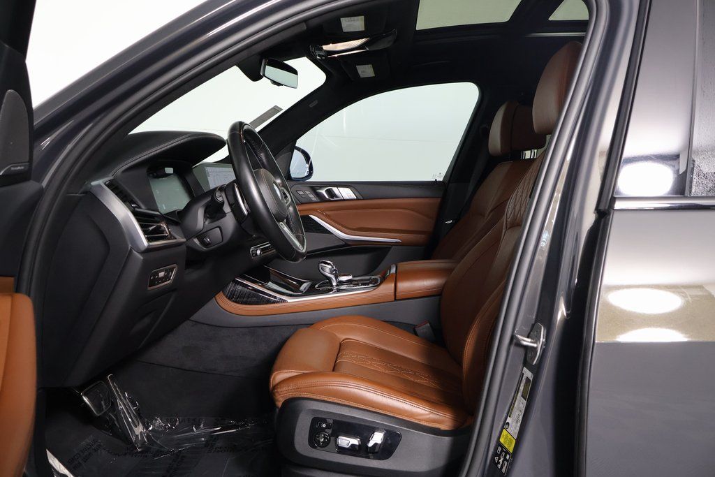 Thumbnail: 2022 BMW X7 - 10