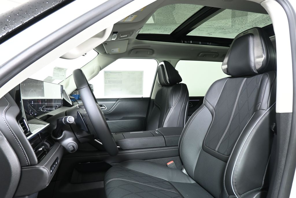 2025 INFINITI QX80 Sensory 13