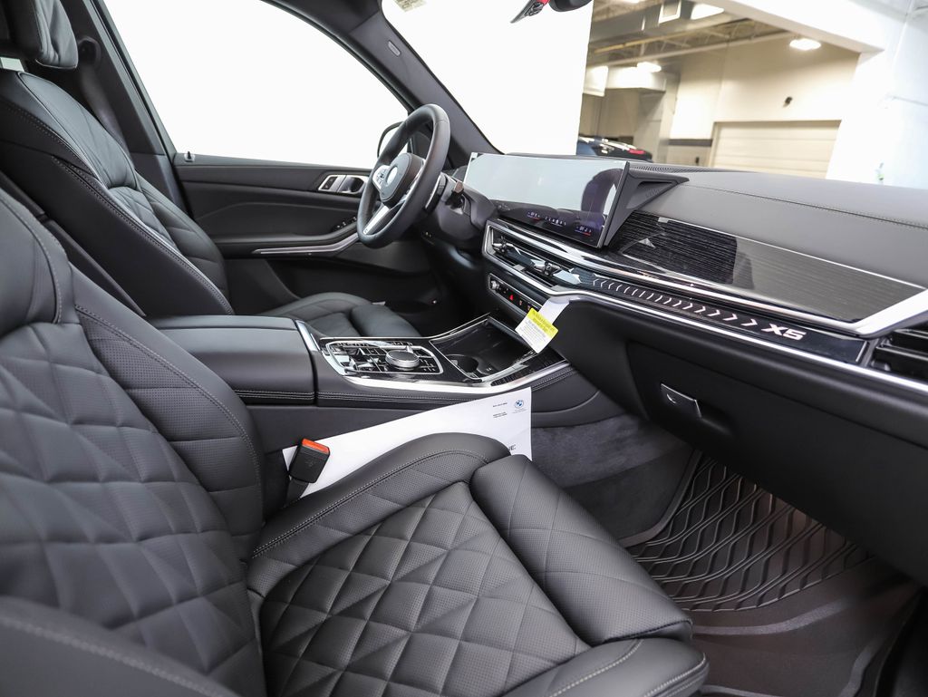 Thumbnail: 2026 BMW X5 - 31