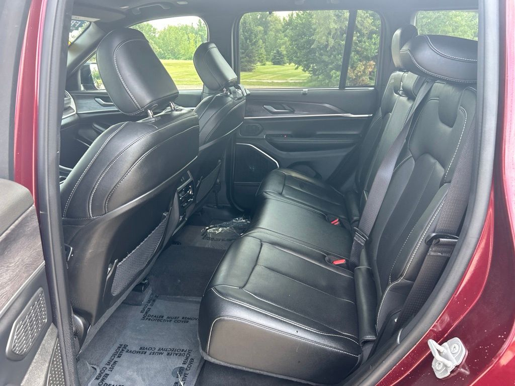 Used 2025 Jeep Grand Cherokee SUV