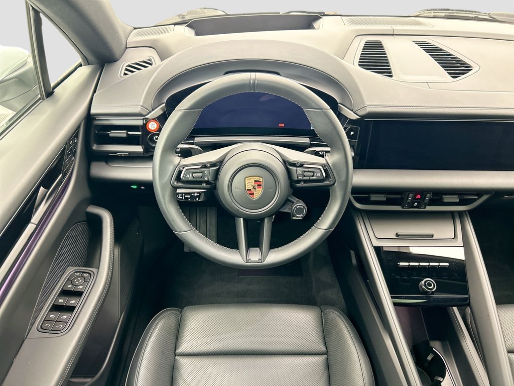 Thumbnail: 2025 Porsche Macan - 13