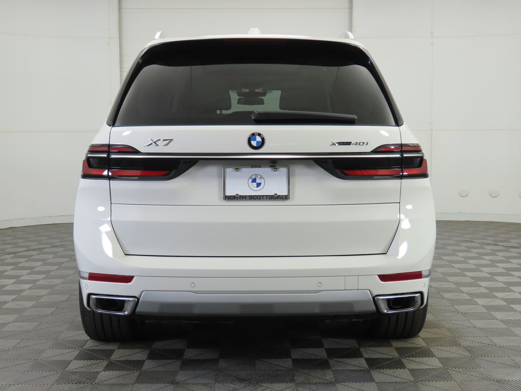 Thumbnail: 2026 BMW X7 - 6