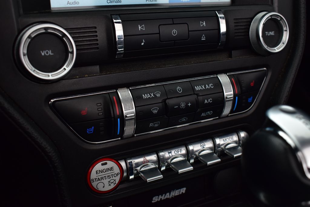 2016 Ford Mustang  22
