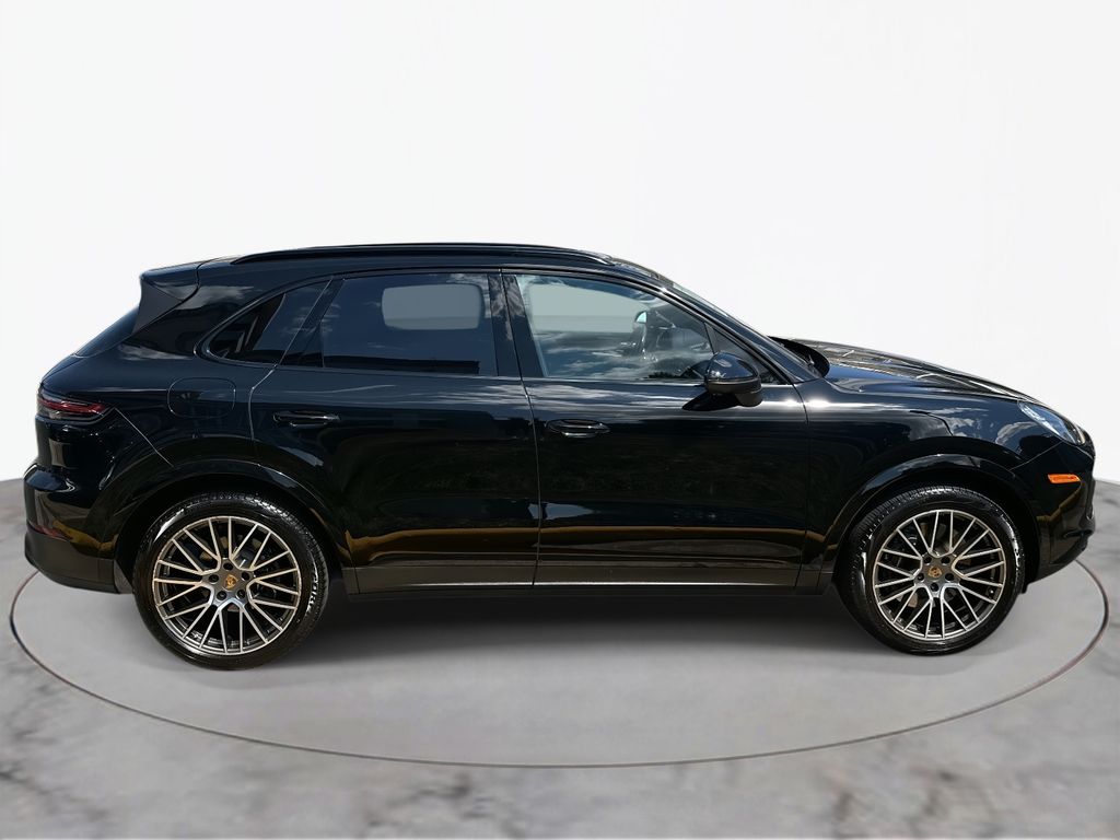 Thumbnail: 2023 Porsche Cayenne - 6