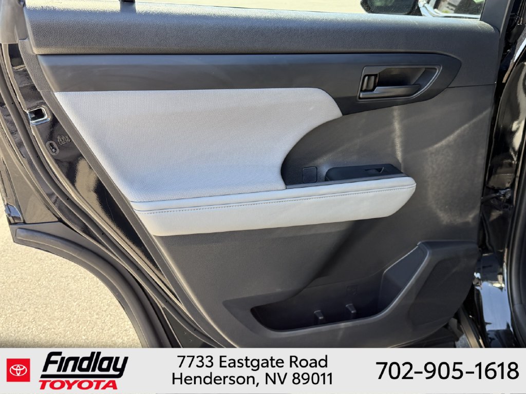 Used 2021 Toyota Highlander SUV