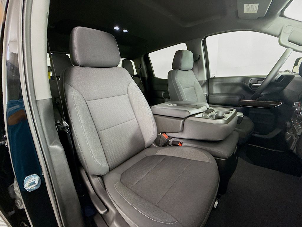 Thumbnail: 2021 Chevrolet Silverado 1500 - 26